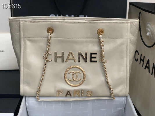 Chanel Shopping 40 White Leather 40x31x21cm