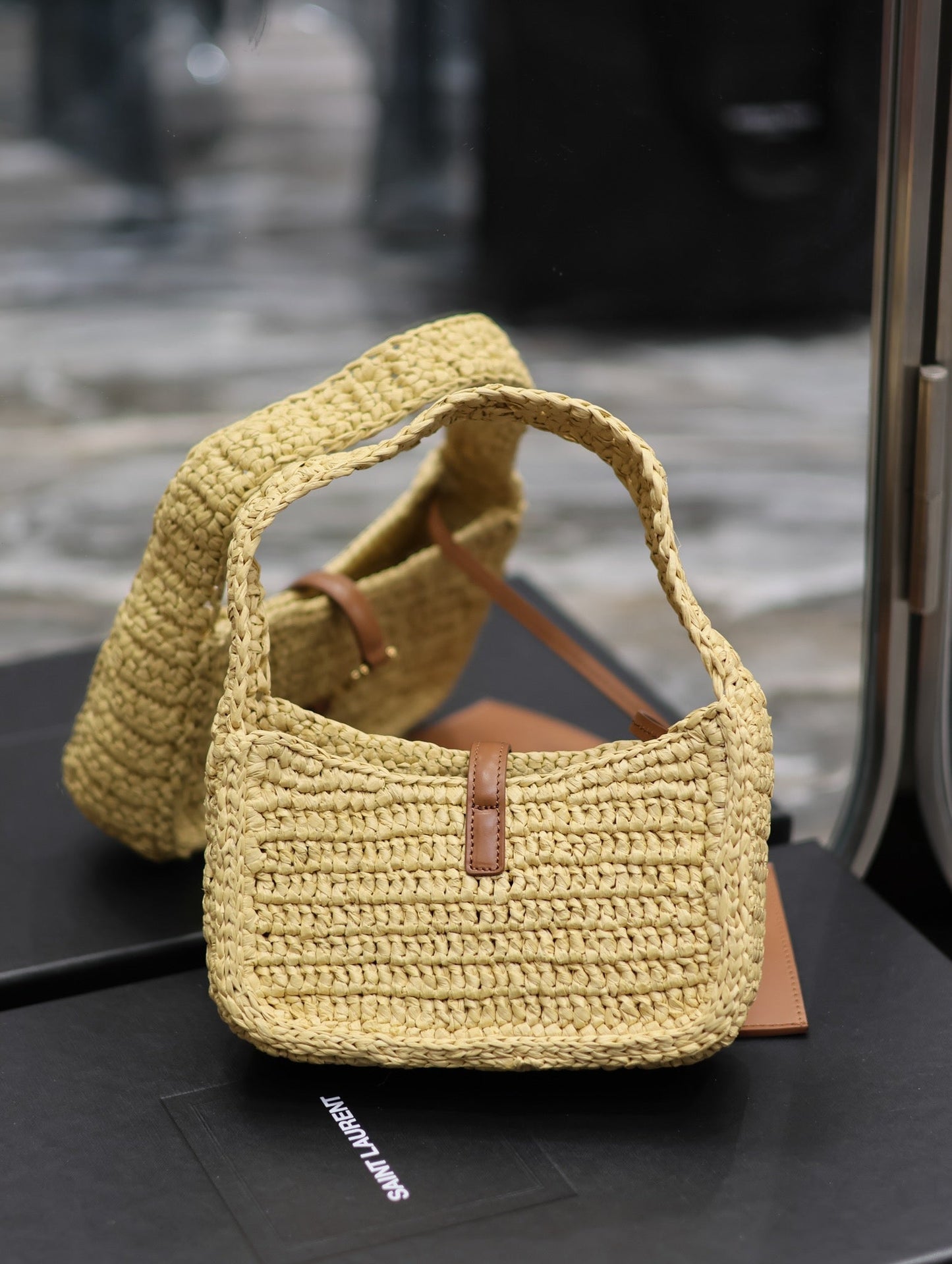 YSL Le 5 ¨¤ 7 Mini In Raffia Beige - 19 X 11.5 X 4.5 CM